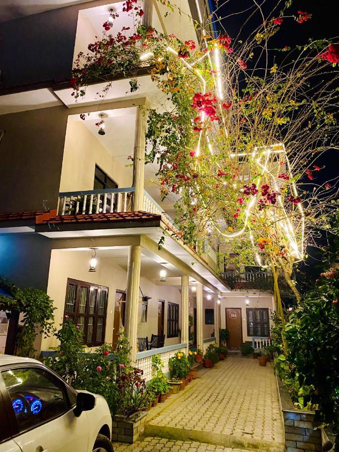 Peacock - A Family-Run Hotel Sauraha Eksteriør bilde